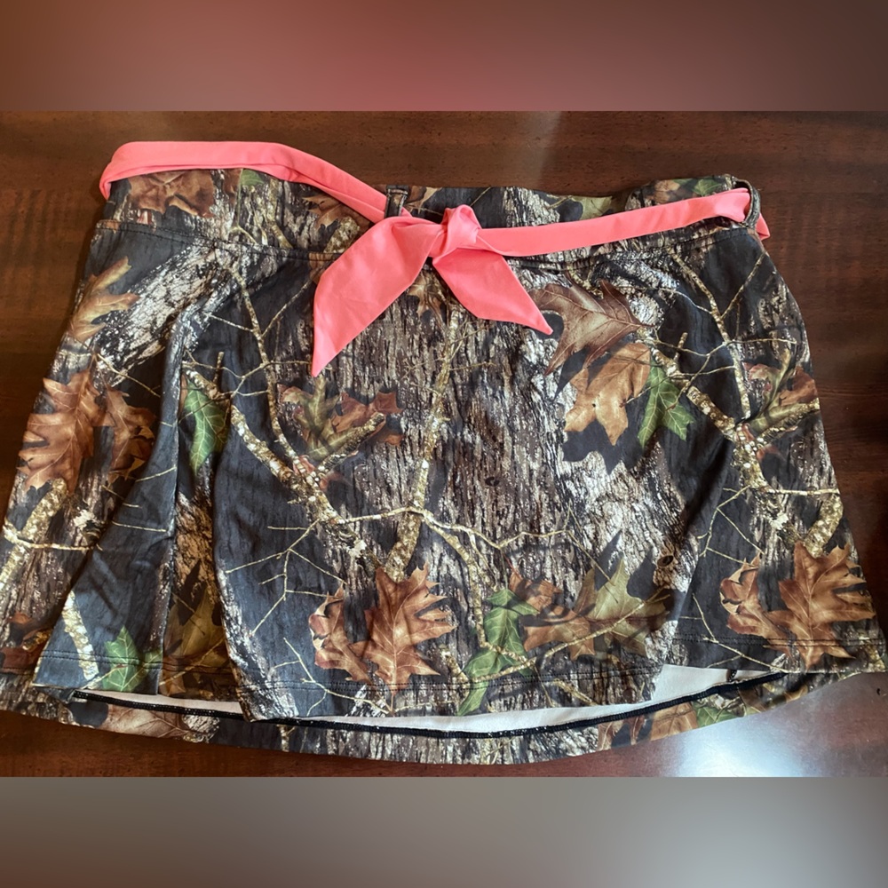 Camo Print swim skirt  with Pink Accent Wilderness Dreams size Large NWT